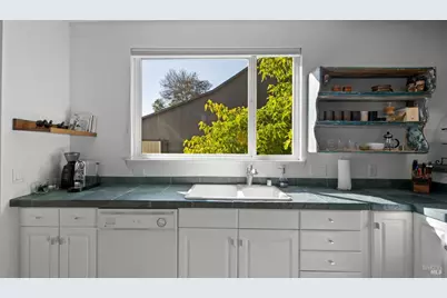 727 Sir Francis Drake Boulevard, San Anselmo, CA 94960 - Photo 15