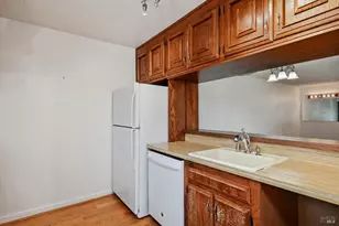 910 Marina Dr, Napa, CA 94559 - Photo 11
