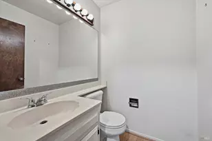 910 Marina Dr, Napa, CA 94559 - Photo 15