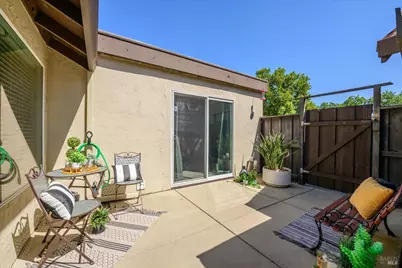 225 Fairoaks Drive, Vacaville, CA 95688 - Photo 3