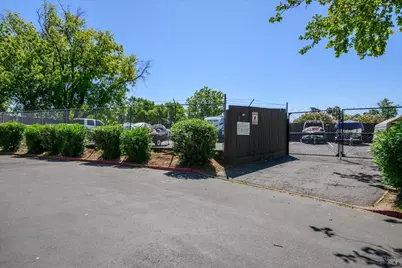 225 Fairoaks Drive, Vacaville, CA 95688 - Photo 35