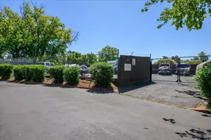 225 Fairoaks Dr, Vacaville, CA 95688 - Photo 35