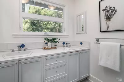 2 Brooke Drive, Novato, CA 94947 - Photo 17