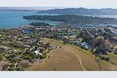 1754 Lagoon View Drive, Tiburon, CA 94920 - Photo 5
