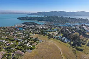 1754 Lagoon View Dr, Tiburon, CA 94920 - Photo 5