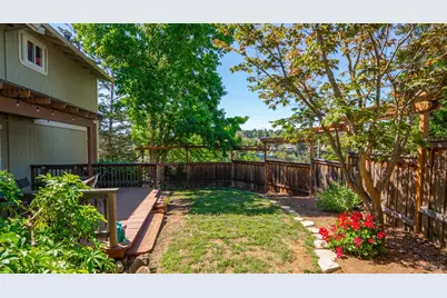 2048 E 3rd Street, Benicia, CA 94510 - Photo 17