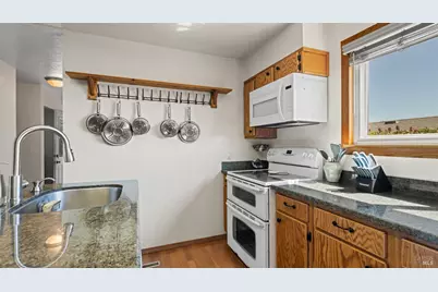 2048 E 3rd Street, Benicia, CA 94510 - Photo 13