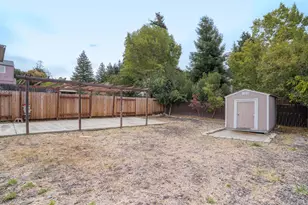 327 Pecan St, Vallejo, CA 94589 - Photo 7