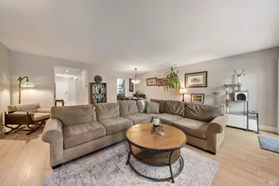1752 Stuart Court, Benicia, CA 94510 - Photo 5