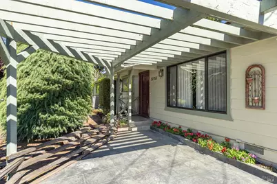 2236 W Hearn Avenue, Santa Rosa, CA 95407 - Photo 7