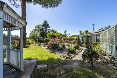 2236 W Hearn Avenue, Santa Rosa, CA 95407 - Photo 47