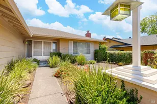 138 Oak Shadow Dr, Santa Rosa, CA 95409 - Photo 3