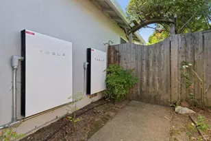 404 Vendola Dr, San Rafael, CA 94903 - Photo 17