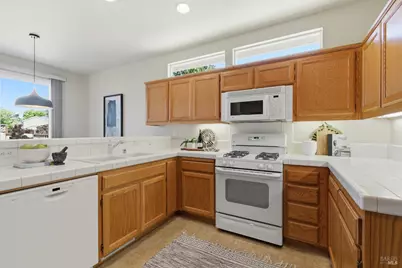 7811 Foppiano Way, Windsor, CA 95492 - Photo 17