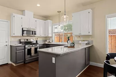 1040 Elsbree Lane, Windsor, CA 95492 - Photo 13