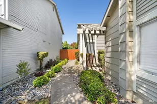 153 Bridlewood Ct, Vallejo, CA 94591 - Photo 3