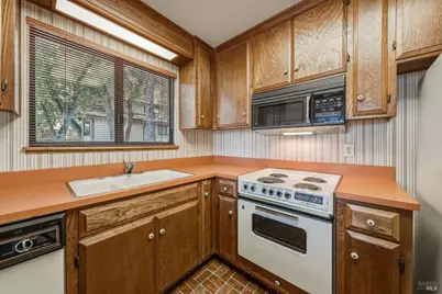 2810 Greenway Drive, Kelseyville, CA 95451 - Photo 17