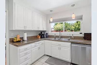 33 Manzano Court, Novato, CA 94945 - Photo 7