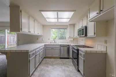 1195 Exeter, Santa Rosa, CA 95401 - Photo 9