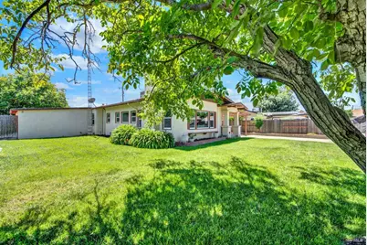 390 S 3rd Street, Dixon, CA 95620 - Photo 5