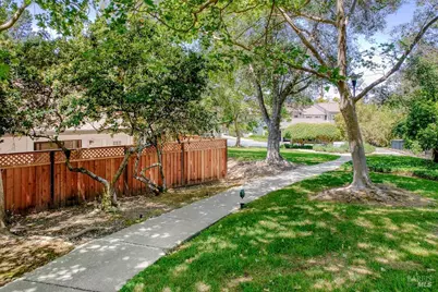 98 Village Circle, San Rafael, CA 94903 - Photo 21
