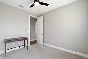 556 Yarrow Ct, Fairfield, CA 94534 - Photo 17