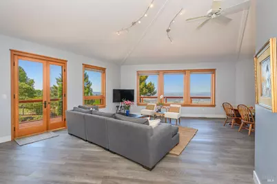 6649 Round Oak Road, Penngrove, CA 94951 - Photo 9