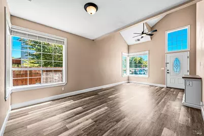 266 Tamarisk Circle, Suisun City, CA 94585 - Photo 9