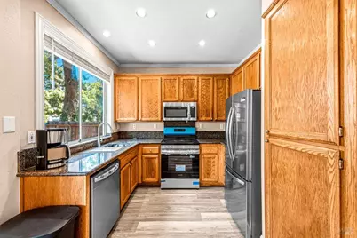 266 Tamarisk Circle, Suisun City, CA 94585 - Photo 15