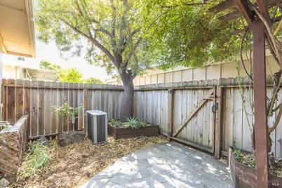121 W Macarthur Street, Sonoma, CA 95476 - Photo 23