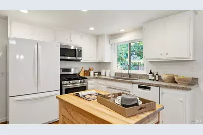 6860 Oak Leaf Drive, Santa Rosa, CA 95409 - Photo 11