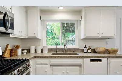 6860 Oak Leaf Drive, Santa Rosa, CA 95409 - Photo 9