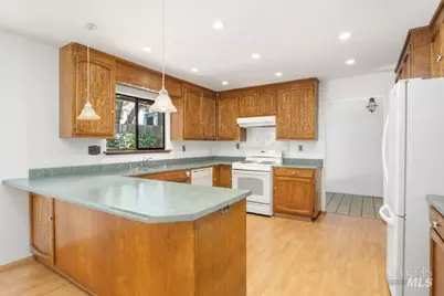 1122 W Standley Street, Ukiah, CA 95482 - Photo 9