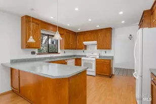 1122 W Standley St, Ukiah, CA 95482 - Photo 9