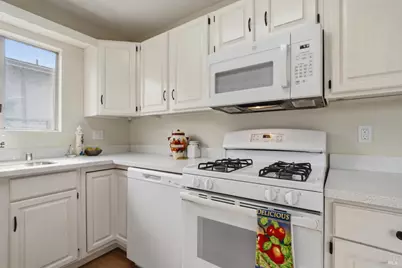 124 Ifland Way, Vallejo, CA 94589 - Photo 17