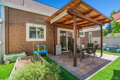 2706 Lakeview Drive, Santa Rosa, CA 95405 - Photo 9