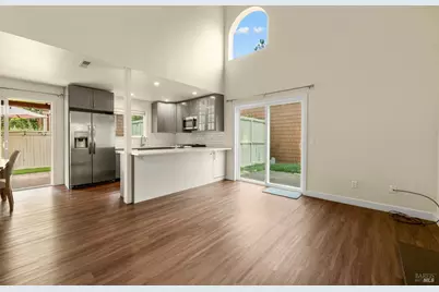 2706 Lakeview Drive, Santa Rosa, CA 95405 - Photo 5