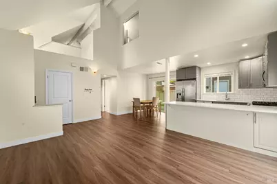 2706 Lakeview Drive, Santa Rosa, CA 95405 - Photo 9