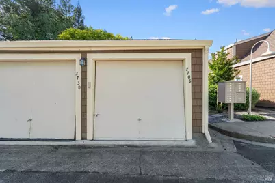 2706 Lakeview Drive, Santa Rosa, CA 95405 - Photo 33