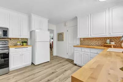 270 W K Street, Benicia, CA 94510 - Photo 13