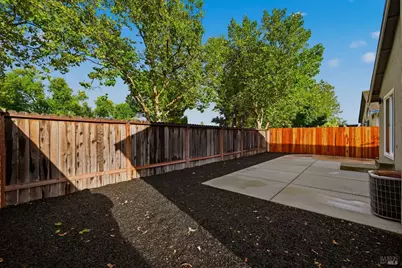 1045 Camellia Lane, Suisun City, CA 94585 - Photo 25