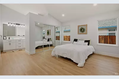 1045 Camellia Lane, Suisun City, CA 94585 - Photo 15