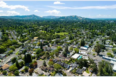 2211 Humboldt Street, Santa Rosa, CA 95404 - Photo 51