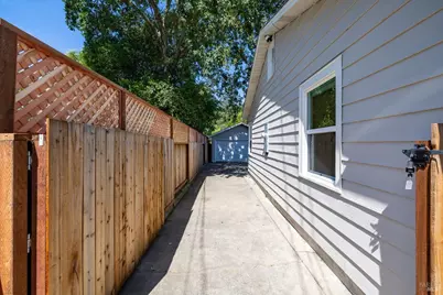 2211 Humboldt Street, Santa Rosa, CA 95404 - Photo 37