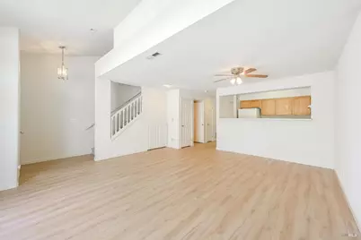 718 W Jasmine Circle, Santa Rosa, CA 95407 - Photo 3