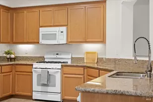 9240 Oak Trail Cir, Santa Rosa, CA 95409 - Photo 15