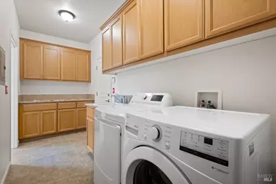 9240 Oak Trail Circle, Santa Rosa, CA 95409 - Photo 29