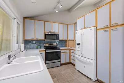 2547 Vintage Street, Napa, CA 94558 - Photo 15
