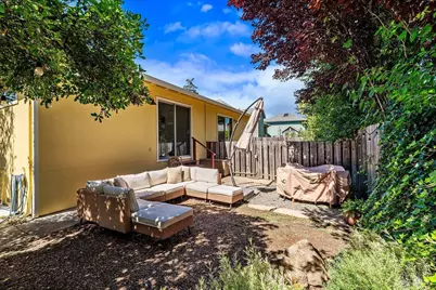 327 Plaza Street, Healdsburg, CA 95448 - Photo 35