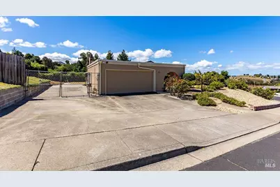 996 Sandpoint Drive, Rodeo, CA 94572 - Photo 3